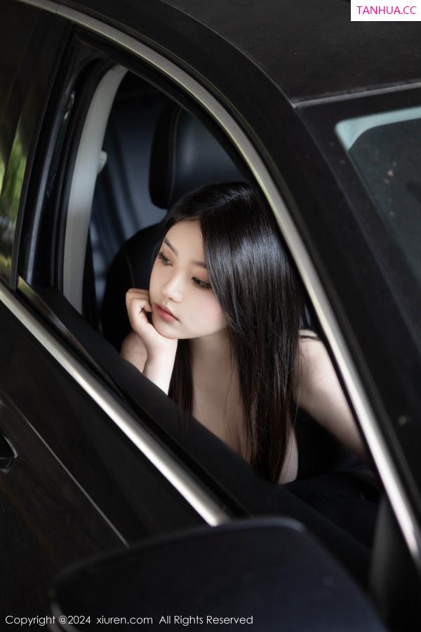 豆瓣酱  [XiuRen]高清写真图 2024.06.14 No.8708 豆瓣酱 黑丝美腿第63张图片